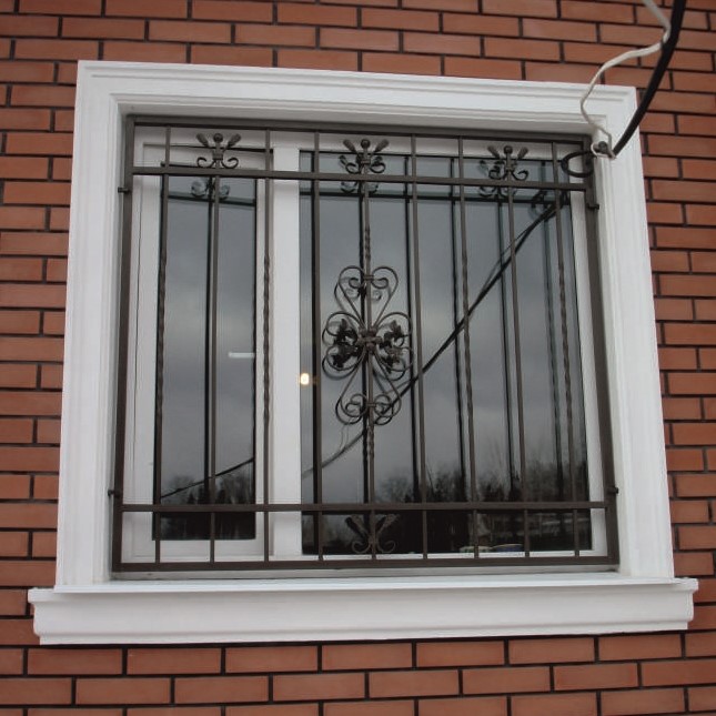 Оригинальные металлические решетки на окна в Челябинске 2023г.